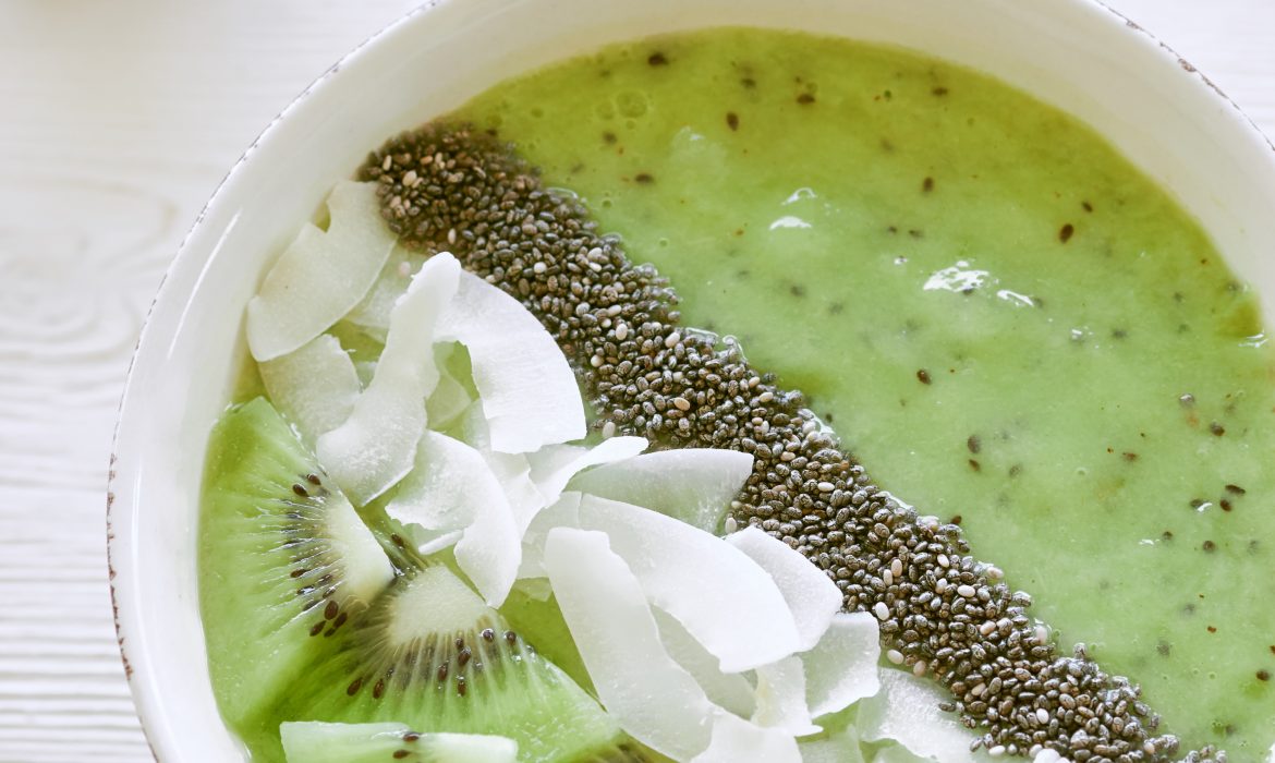 SMOOTHIE CON YOGURT GRECO, KIWI E GINGER
