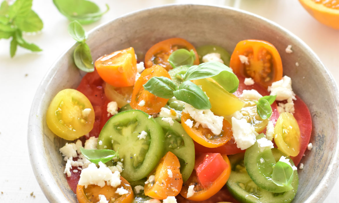 INSALATA DI POMODORI CON SUCCO DI AGRUMI E FETA ZORBAS