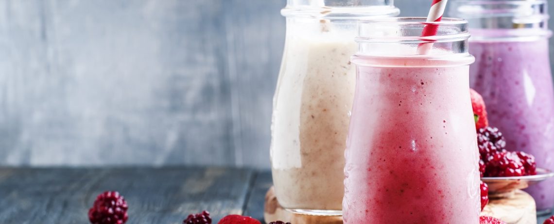 Frullato con yogurt greco, 3 idee irresistibili