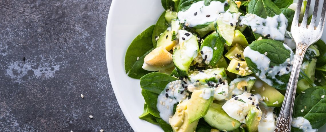 Condimenti per insalata, qualche idea estiva con lo yogurt greco