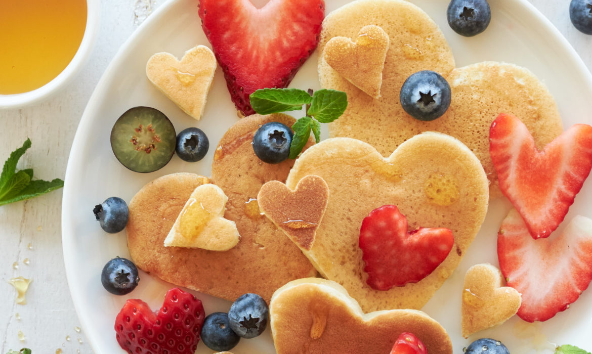 PANCAKES DI SAN VALENTINO CON YOGURT GRECO