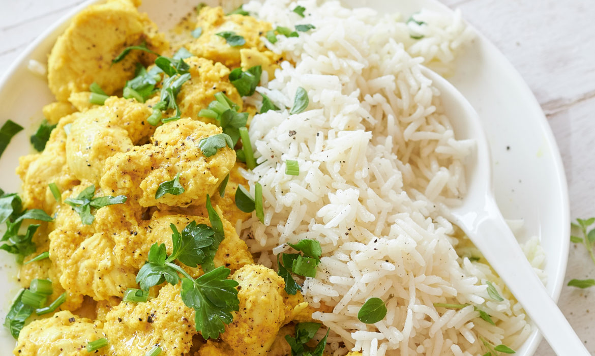 POLLO AL CURRY CON YOGURT GRECO