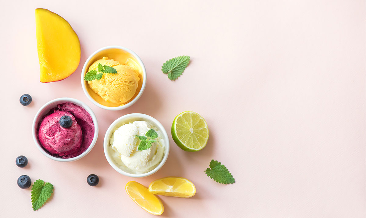 gelato allo yogurt greco con frutta