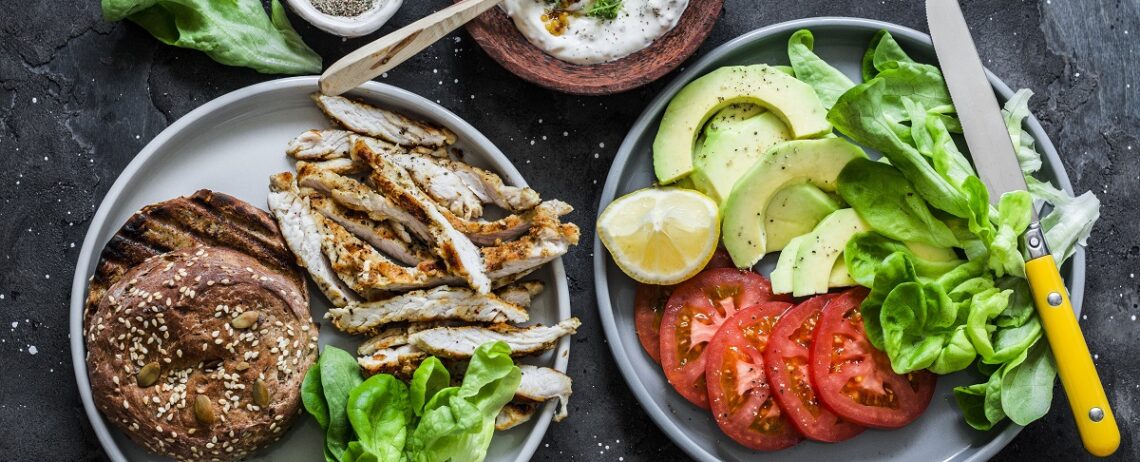 Yogurt greco prima dei pasti, 3 buoni motivi per iniziare subito