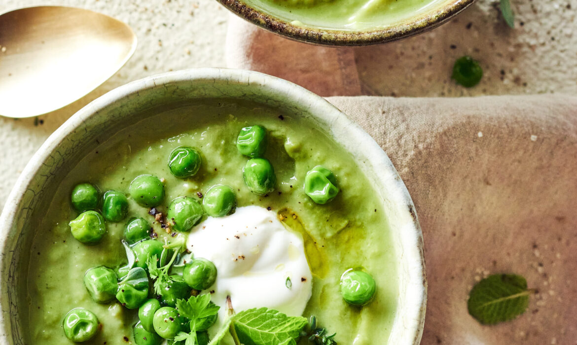 VELLUTATA DI BROCCOLI, LATTE DI COCCO, PISELLI E YOGURT GRECO