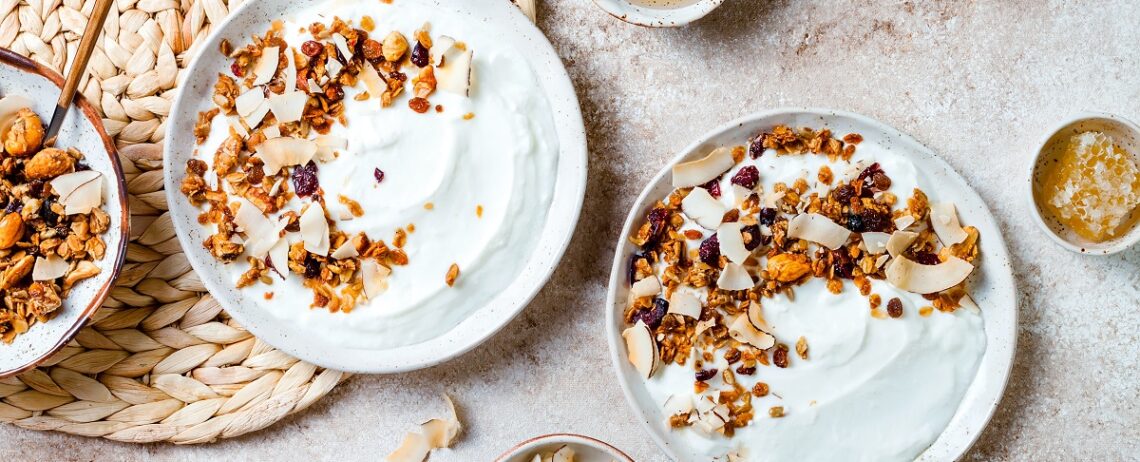Yogurt greco e miele, la colazione greca per eccellenza