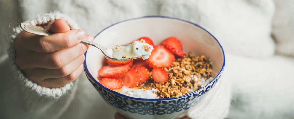 Lo yogurt greco è un perfetto alleato per il tuo intestino
