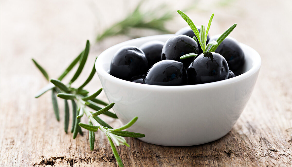 Benefici e proprietà delle olive nere.