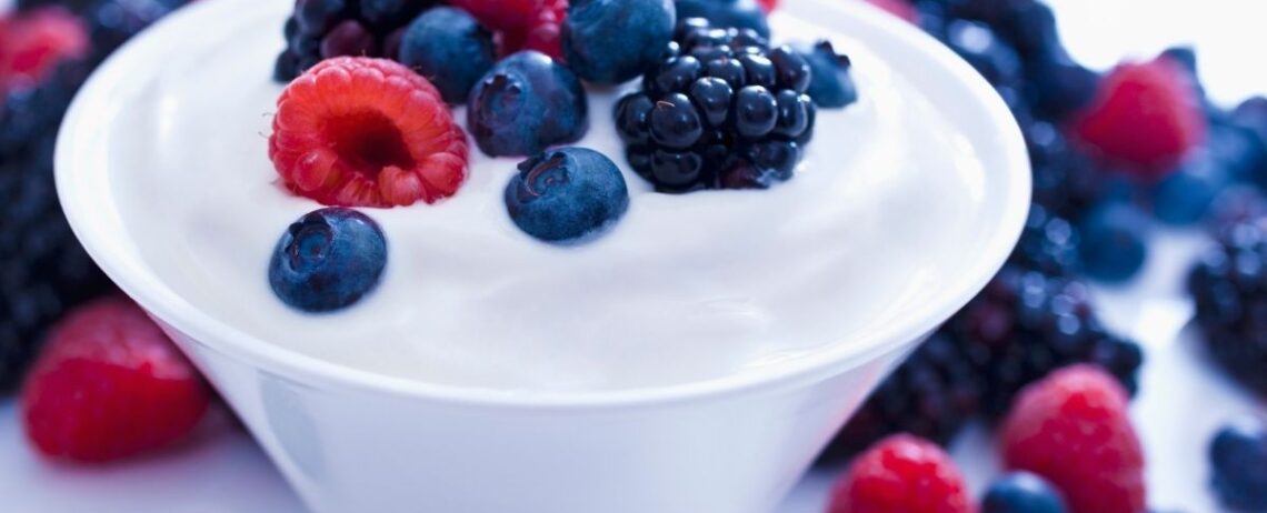 Cosa mangiare come spuntino per non ingrassare? Yogurt e altri consigli!