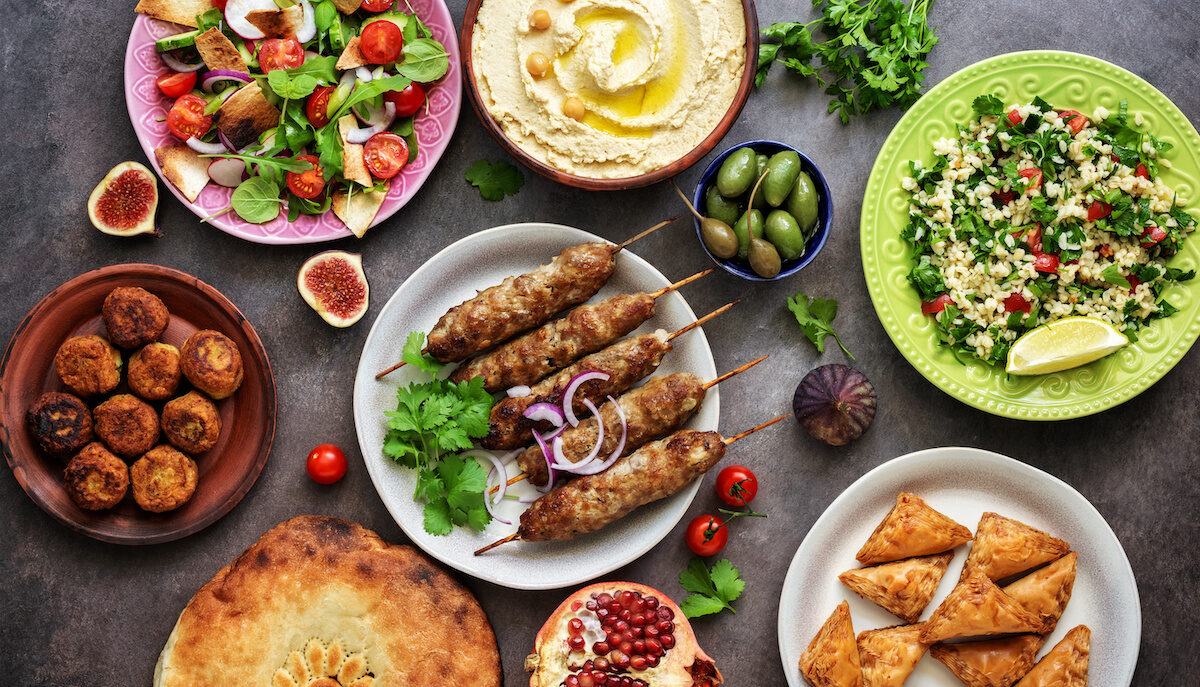 Mezedes: conosci la tradizione greca dei piccoli antipasti?