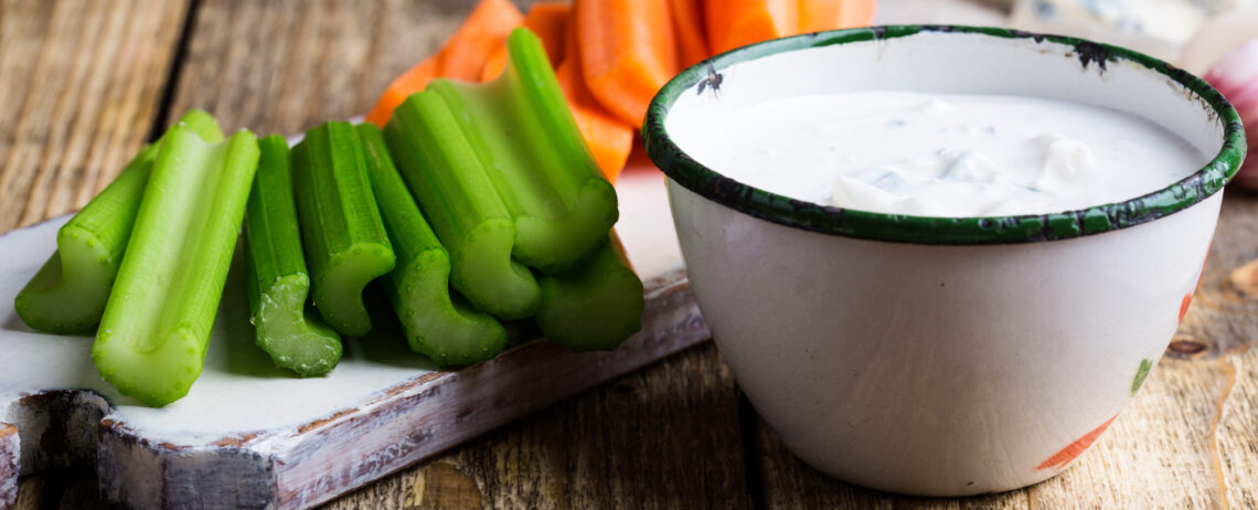 Salse light: i consigli di Zorbas con yogurt greco, babaganoush e Yofeta