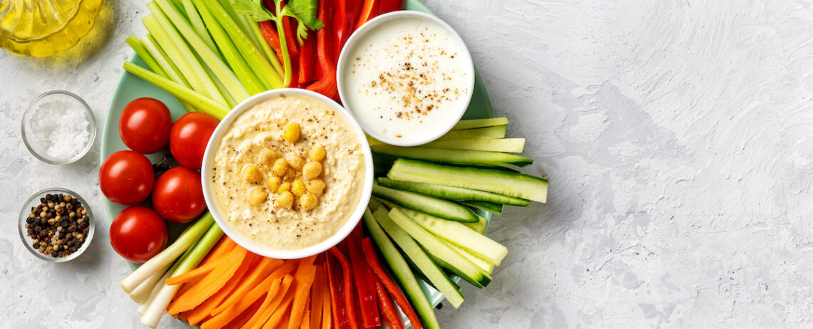 Hummus di ceci con yogurt greco: una salsa per bruschette e verdure