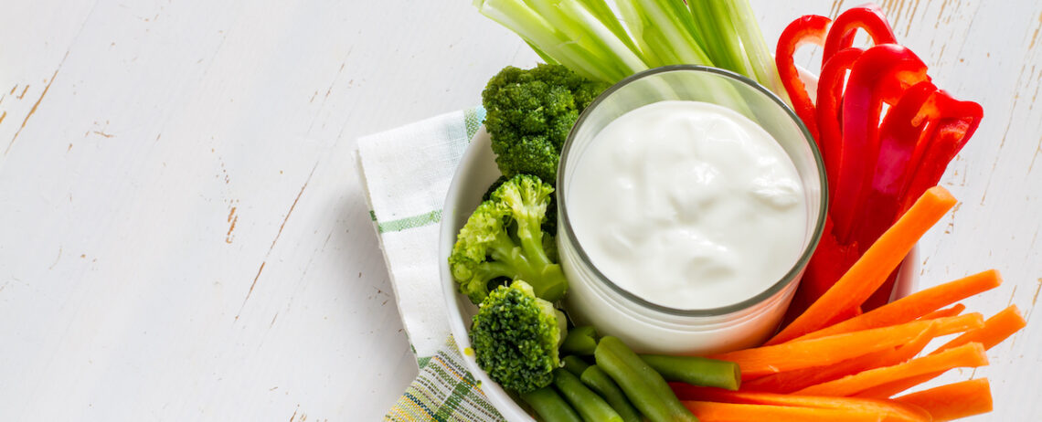 Salsa yogurt per pinzimonio: 3 idee facili e veloci