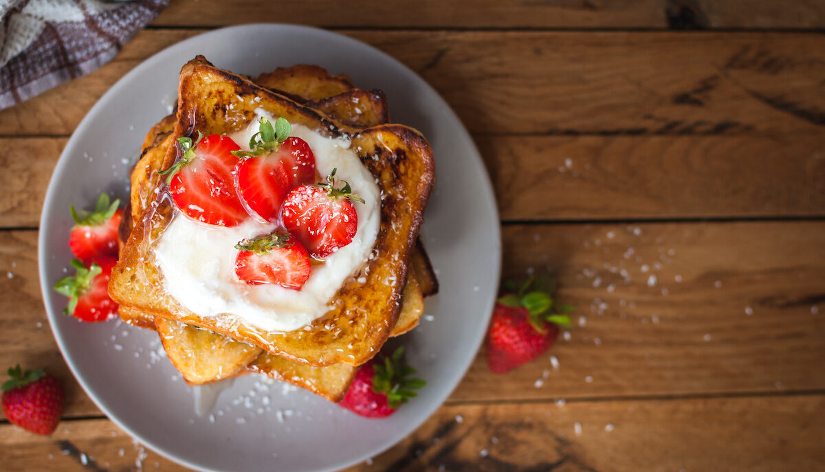 Toast allo yogurt greco: uno spuntino irresistibile