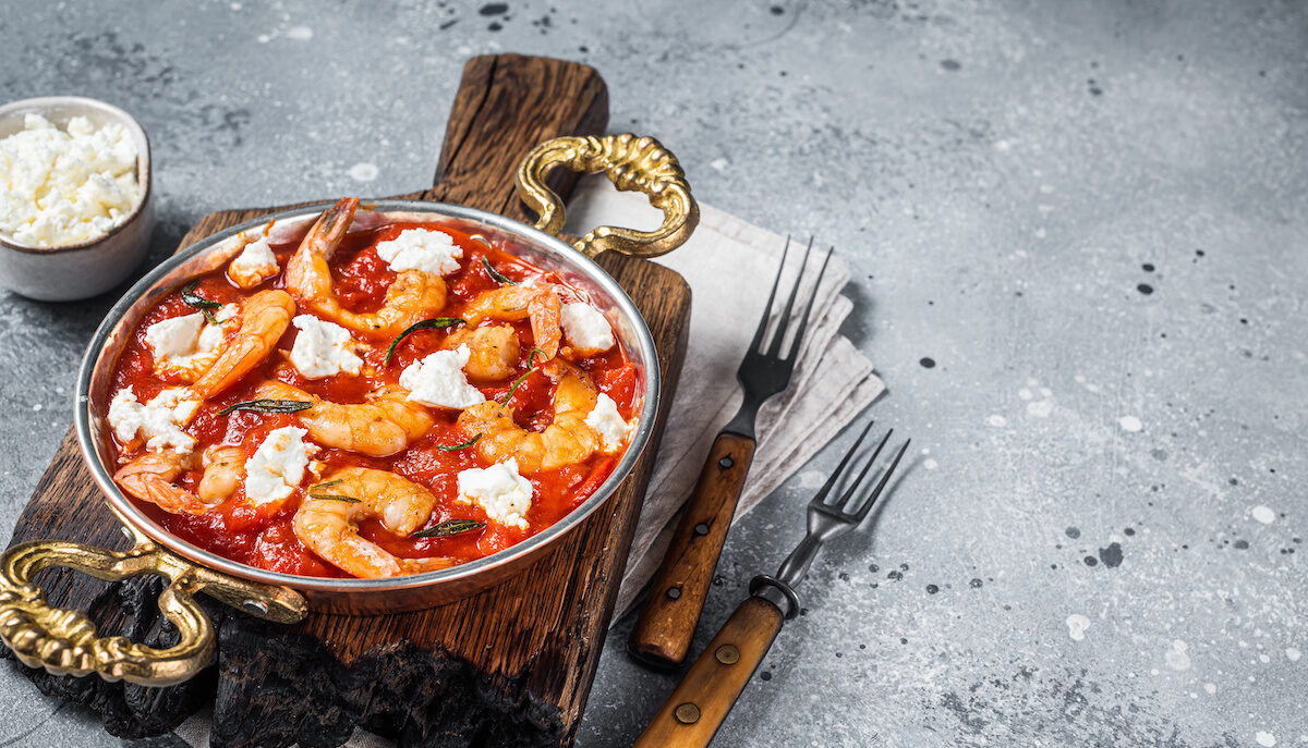 Gamberi Saganaki: un’esplosione di sapori mediterranei