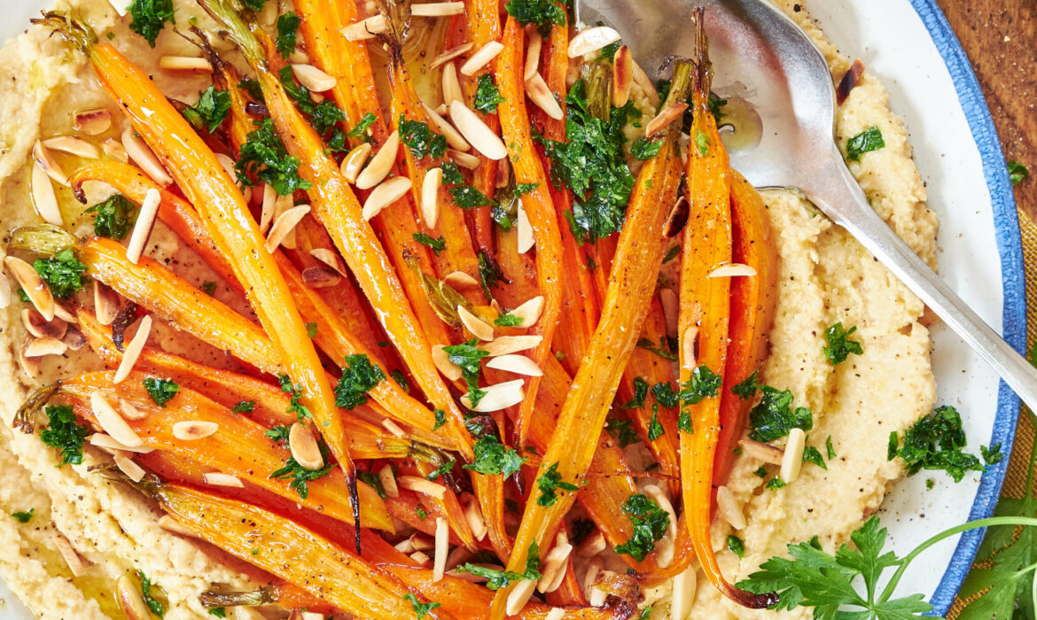 HUMMUS ZORBAS CON CAROTE CARAMELLATE, SCIROPPO D’ACERO E GRANOLA