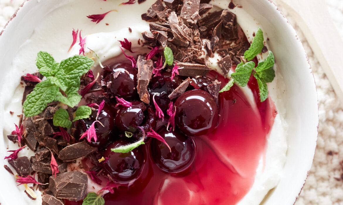 YOGURT GRECO ZORBAS CON AMARENE E CIOCCOLATO FONDENTE