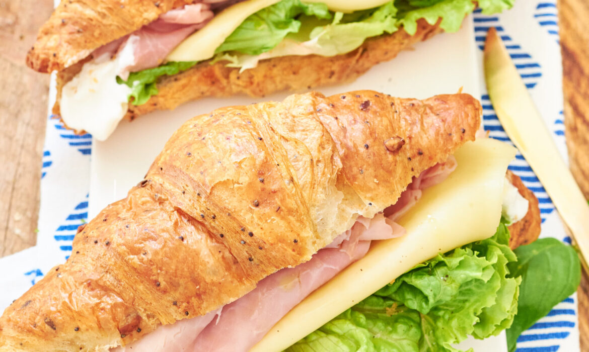 Croissant farciti con yogurt greco Zorbas