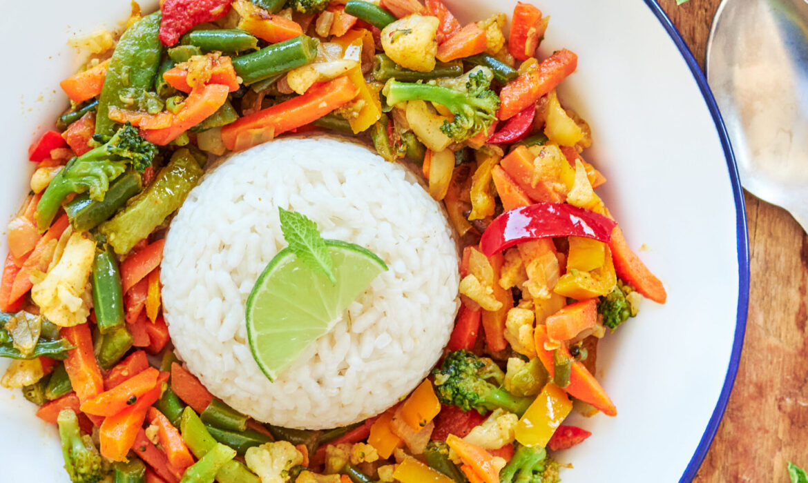 Verdure speziate con riso basmati e Tzatziki Zorbas