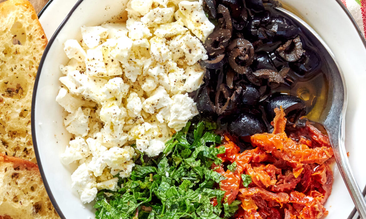 Salsa mediterranea per bruschette con Feta Zorbas