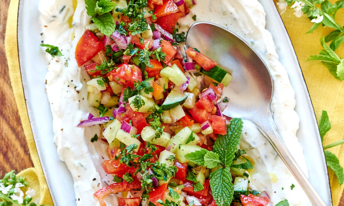 Insalata Shirazi con Tzatziki Zorbas